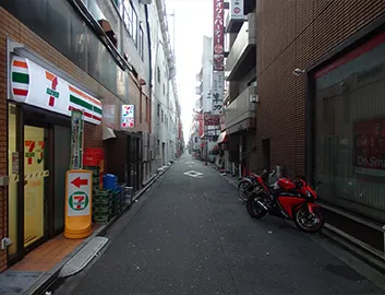 秋葉原駅　出口1番 東京メトロ日比谷線06